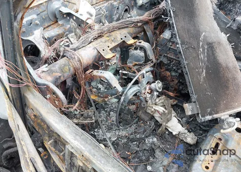 2014 Nissan Pathfinder Hybrid Platinum z USA, uszkodzony, nr VIN 5N1CR2MM4EC638247